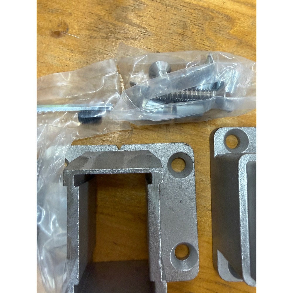 Cal-Royal UL424 Brackets for Top Bottom Mullions LCKUL424 Door Hardware Set - Picture 7 of 7